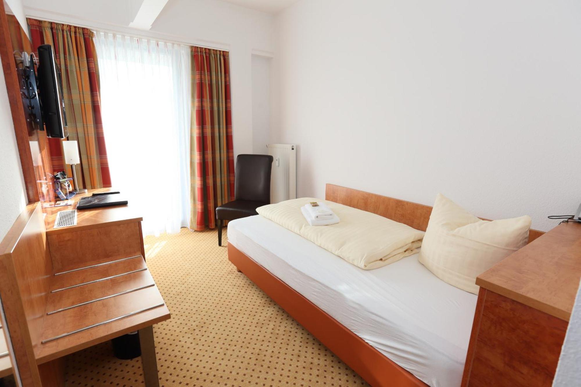 Hotel Am Holzhafen 슈타데 외부 사진